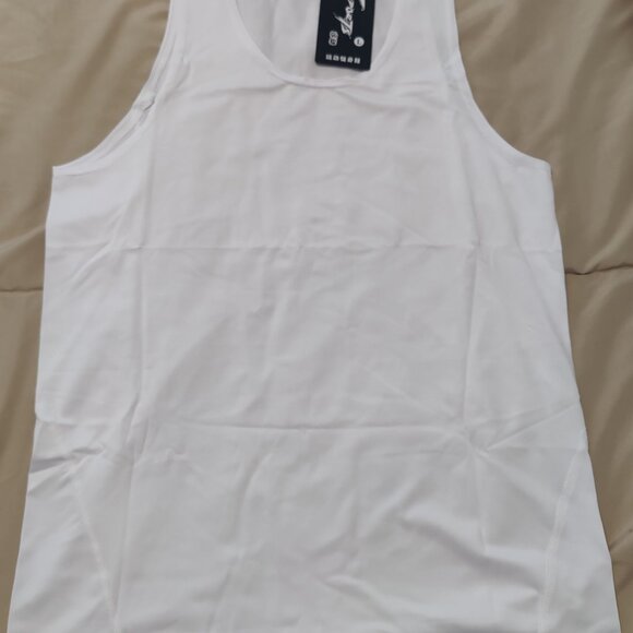 Men's Large Moisture Wicking Tagless Tank Undershirts - Picture 3 of 4